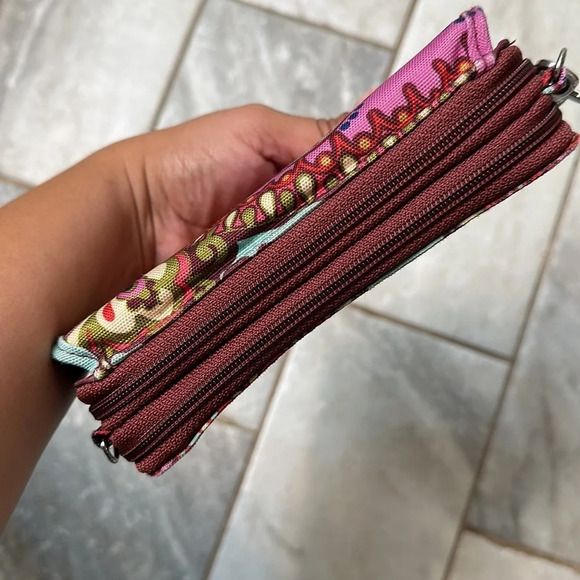 Vera‎ Bradley wristlet - Picture 11 of 16